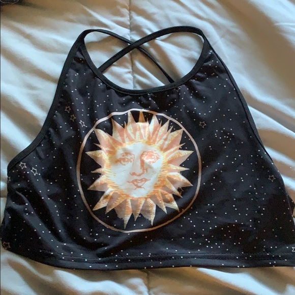 Crop top and skirt with galaxy pattern - Picture 2 of 4